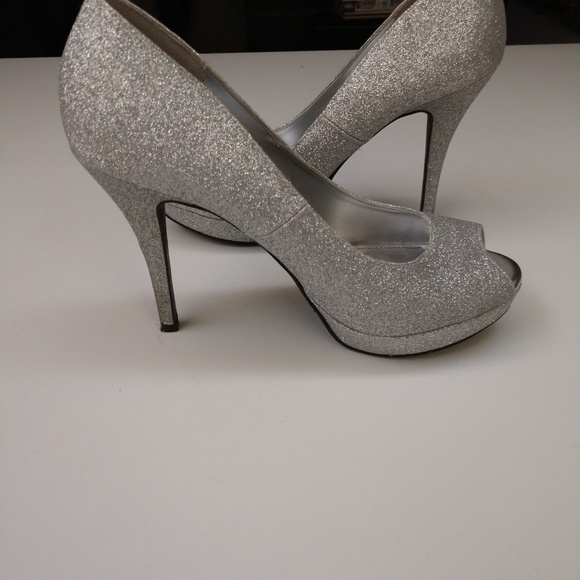 Fioni Night High Heels - Picture 4 of 7